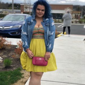 Meet your Posher, Celine m.